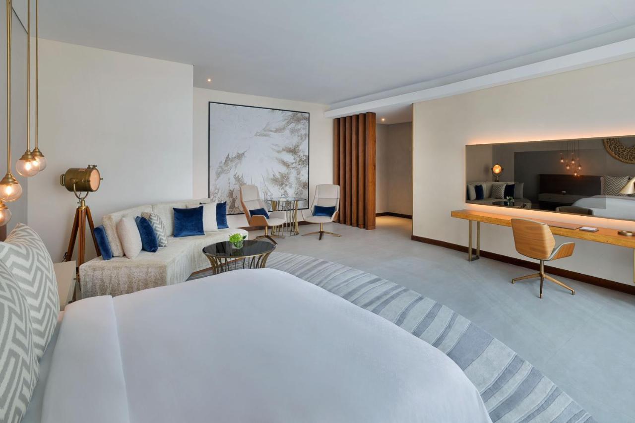 Suite King Deluxe con Vista Centro Città e Servizio Maggiordomo Signature St. Regis