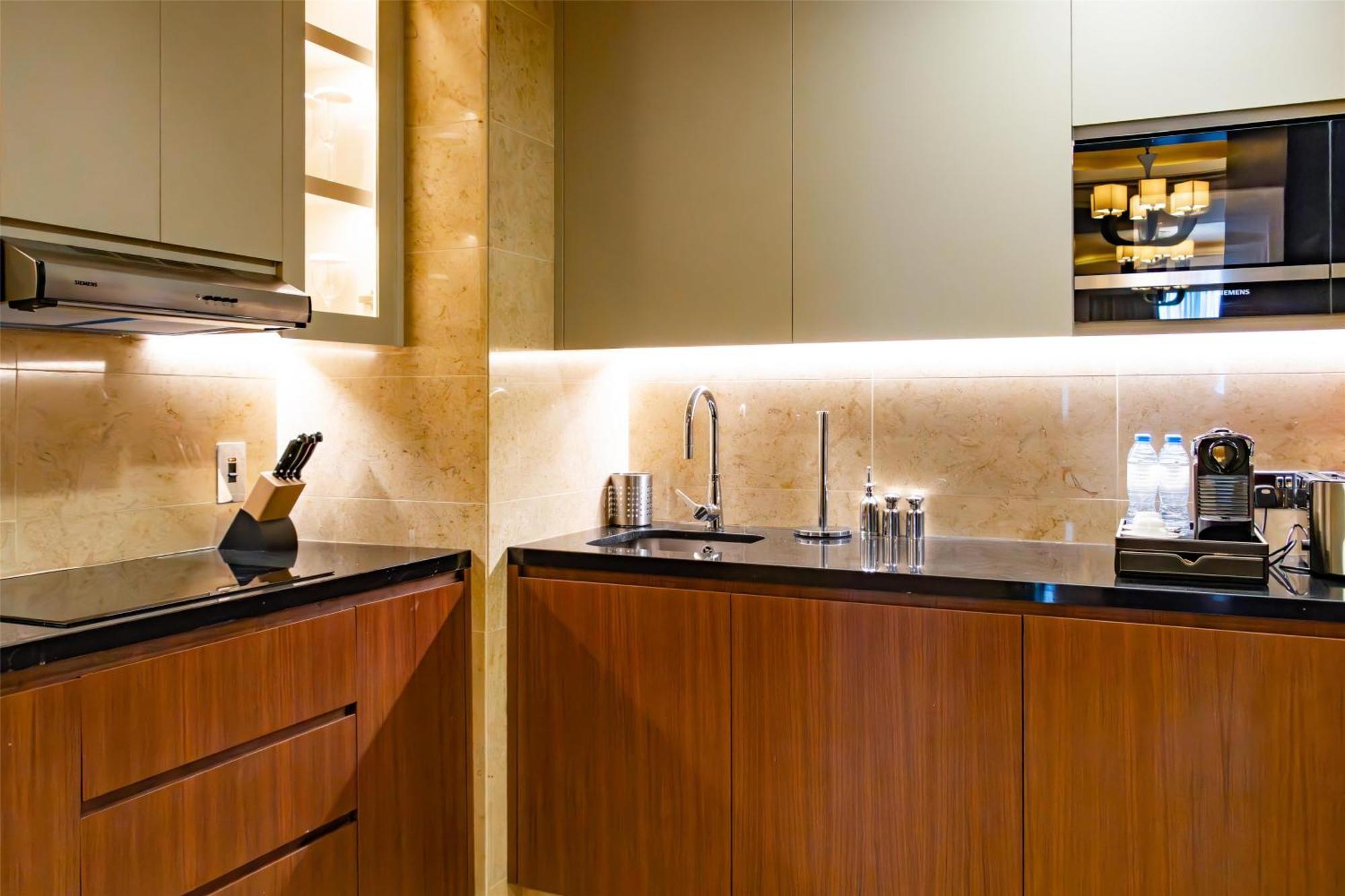 Suite Residenziale con 2 Camere da Letto e Accesso Lounge